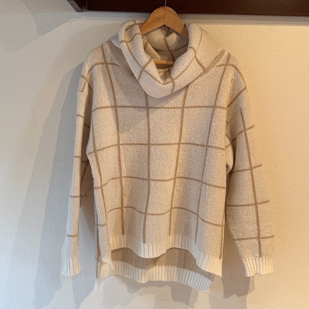 Cozy Windowpane Funnel Neck Cream/Tan Turtleneck Sweater, Size L